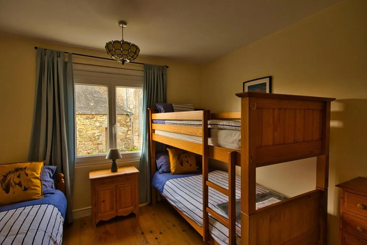 Auberge Le Canard Qui Rit Plelauff France